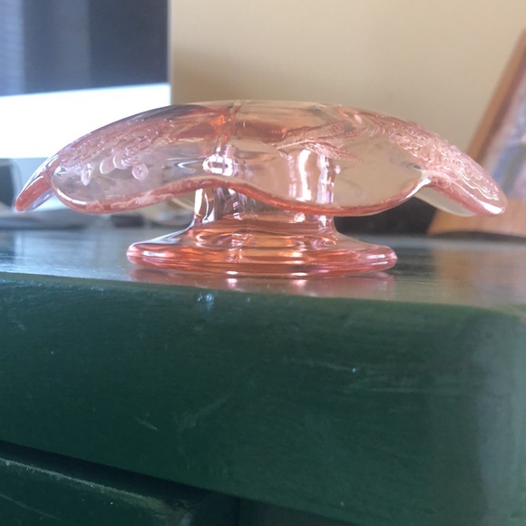 Beautiful Wild Rose Depression Glass Candle Holder
Vintage from the 1930s Rare - Picture 6 of 6